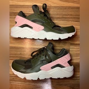 Custom color Nike Huarache tennis shoes